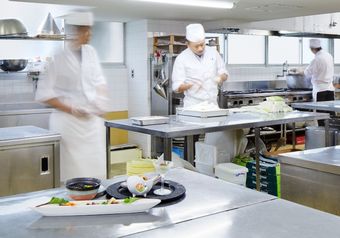 調理師免許をお持ちなら、実務経験は不問！しっかりサポートします。