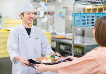 熱海駅徒歩2分！人気の温泉旅館で、料理人として活躍しませんか？