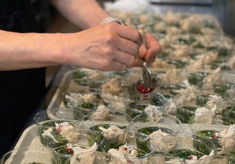 朝食とディナーでメニューが異なるため、豊富な調理スキルが身に付きます。