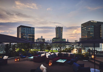 渋谷の街を一望できるテラススペース。開放感溢れる空間で、それぞれの時を過ごせます