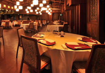 異国情緒あふれる雰囲気のあるレストランで、忘れられないお食事タイムを。