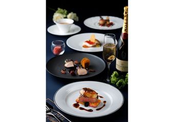 特別な日を彩る、特別なお料理で思い出に華を添えます。