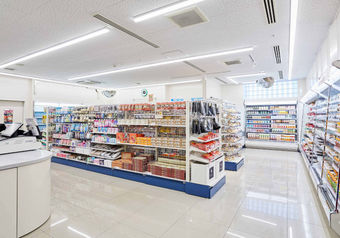 ホテル内にコンビニがあるので、ちょっとした買い物には困りません。