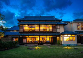 歴史ある建物をリノベーションした趣あるホテルです。