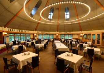 北海道産の厳選旬素材を活かした懐石やフレンチ、中華など、幅広いメニューを提供中