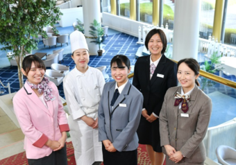 部署問わず社員間の距離が近いのも特徴！助け合いながら働いています