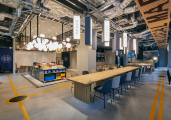 マーケットをイメージしたオシャレな店内。思う存分腕を揮ってください！