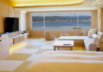 最上階の半露天風呂付プレミアムスイート。2023年にリニューアルオープン！