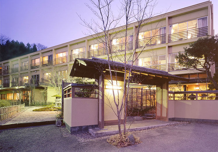 世界遺産からほど近い「日光星の宿」。日光駅・東武日光駅までのアクセスも抜群です