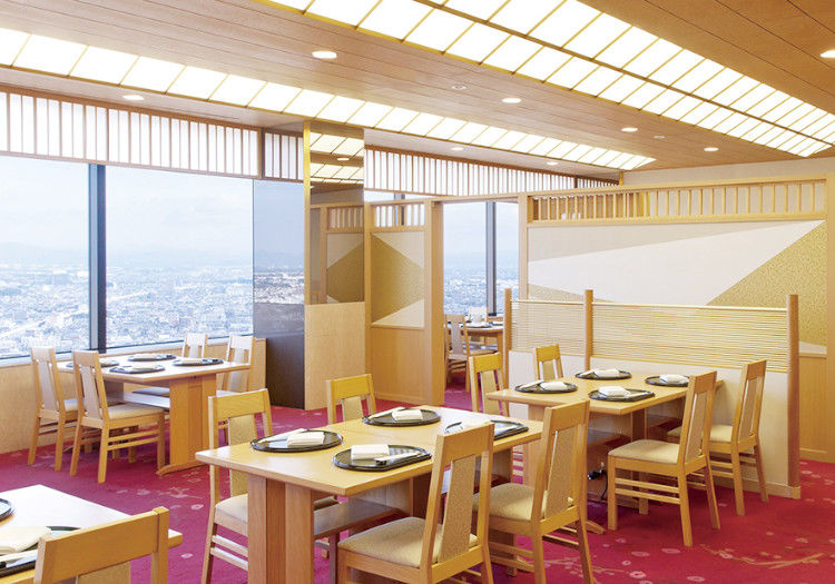 様々な場面で楽しめるレストラン。フランス料理・中国料理・日本料理・バイキングなど