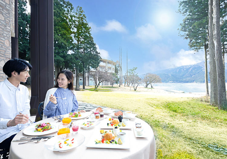 朝食は芦ノ湖・富士山の絶景が望めるダイニングで優雅に！身も心も癒す特別なひと時を