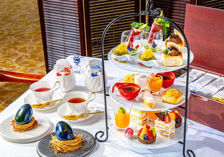 季節のアフタヌーンティも好評！見た目が美しいスイーツには、繊細な技術が光ります