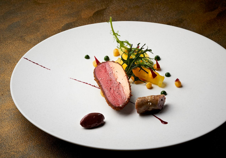 料理、客室、サービスすべてにおいて、最高級を追求します。