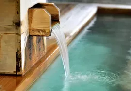 源泉掛け流しにこだわった客室露天風呂も人気です。
