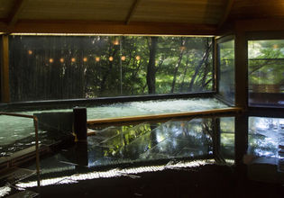 自家泉源を所有する真の元湯旅館。2つの温泉で贅沢な空間を演出します